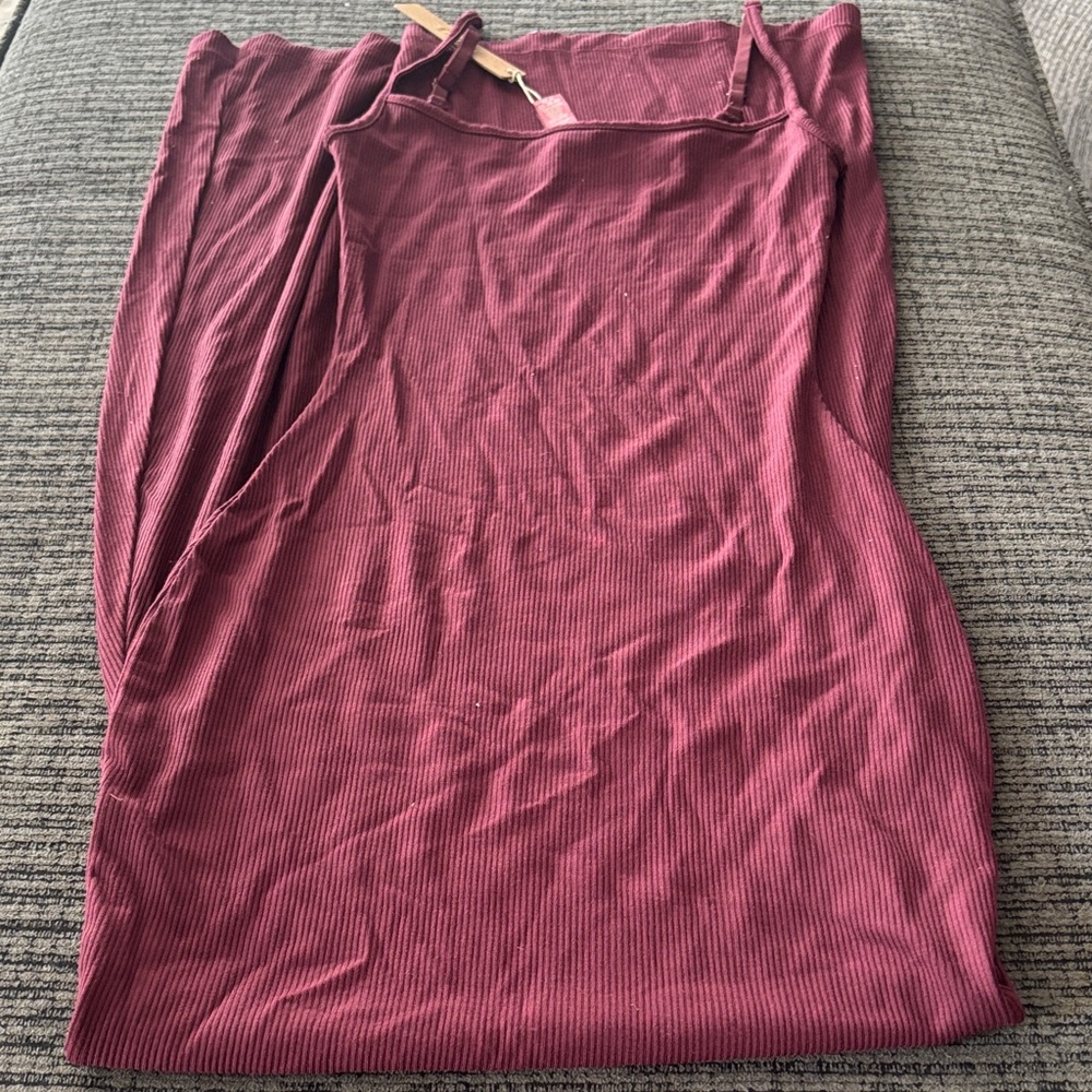 Chic Burgundy Ribbed Pencil Skirt
